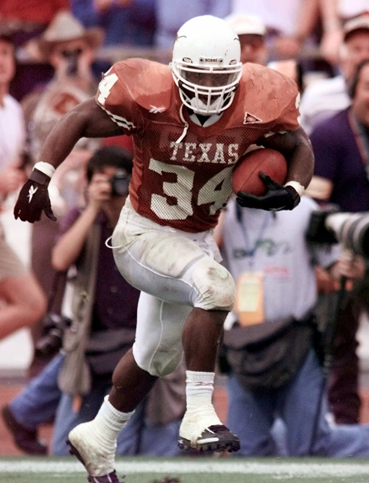 1998: Texas’ Ricky Williams becomes leading rusher in Division I-A history